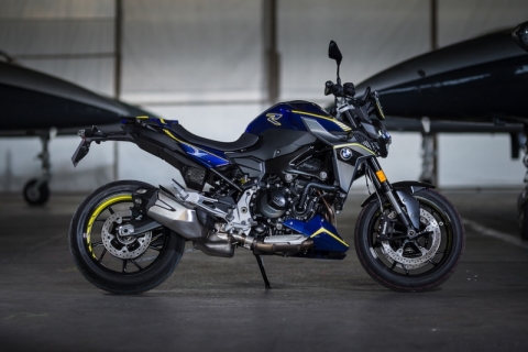 Rent a Bmw F900R for €70 per day
