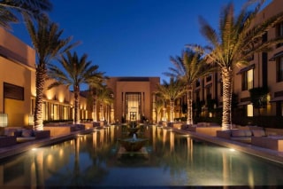 Le Park Hyatt Jeddah face à la mer Rouge, alliance d’architecture moderne et de cadre marin