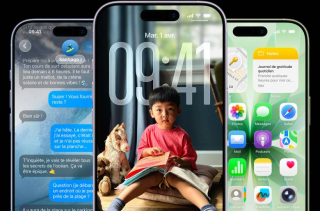 Trois modèles d'iPhone 17 affichant l'interface iOS : une conversation iMessage, un écran de verrouillage personnalisé avec la photo d'un enfant et l'écran d'accueil avec widgets et applications.
