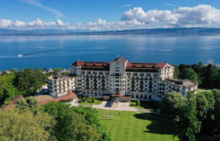 Vue aérienne de l'hôtel golf 5 étoiles l’Hôtel Royal - Evian Resort