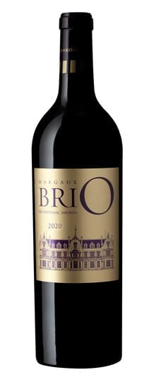 Une bouteille de vin rouge Brio de Cantenac Brown 2020, appellation Margaux, avec une étiquette dorée illustrée d'un dessin linéaire violet du bâtiment du château.