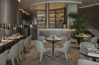 La salle d'Armani/Ristorante à Paris.